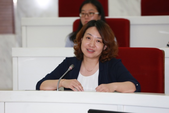 新生代表张颖璐发言 新生代表张颖璐发言